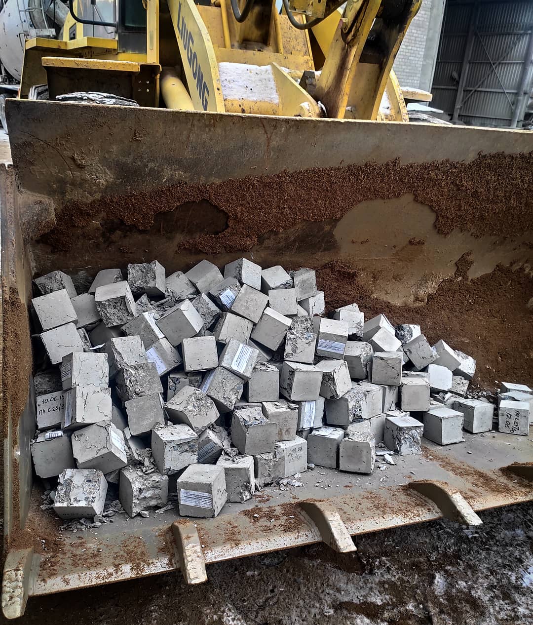 Отработанный бетон пневмонагнетатель бетона